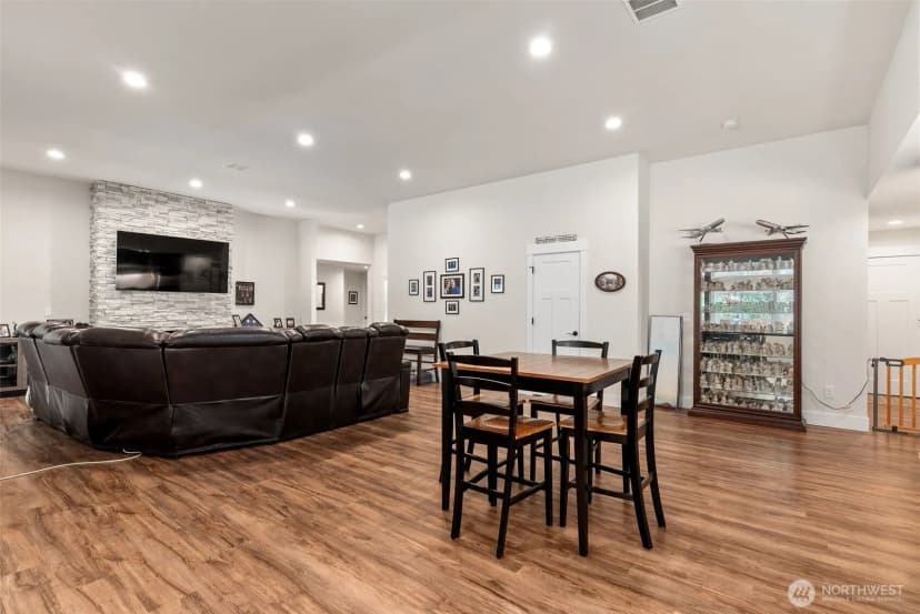 Property photo for 409 Ofarrell Cutoff Road E, Bonney Lake photo 8