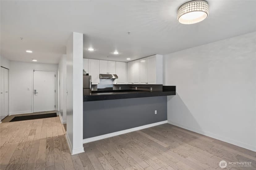 Property photo for 321 10th Avenue S, Seattle photo 17