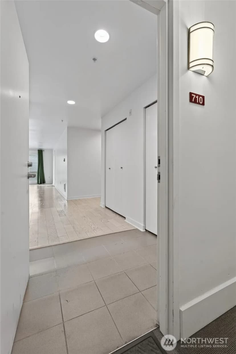 Property photo for 321 10th Avenue S, Seattle photo 9