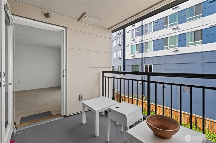 Property photo for 321 10th Avenue S, Seattle photo 14
