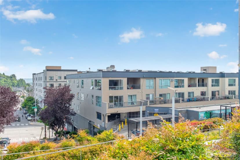 Property photo for 321 10th Avenue S, Seattle photo 6