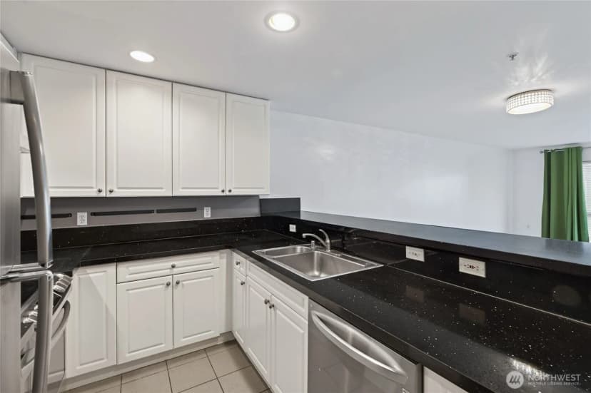 Property photo for 321 10th Avenue S, Seattle photo 21