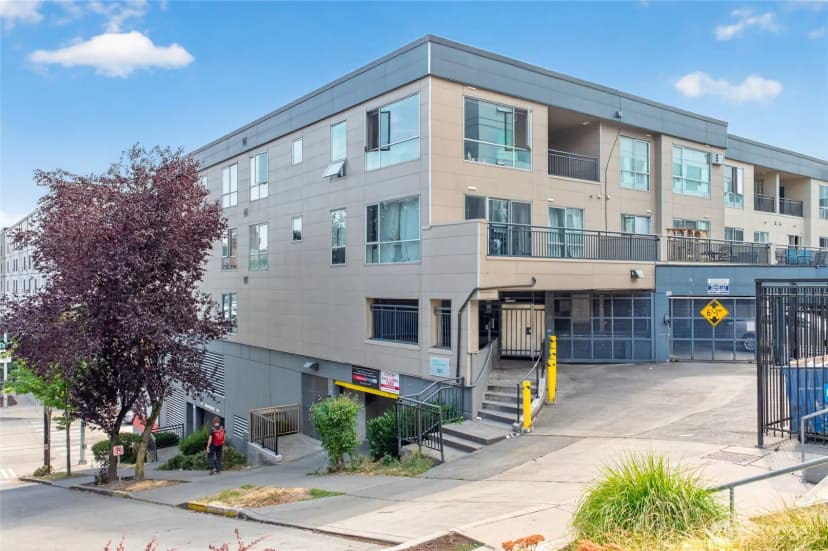 Property photo for 321 10th Avenue S, Seattle photo 7