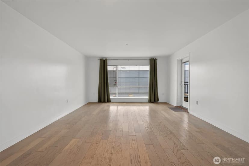 Property photo for 321 10th Avenue S, Seattle photo 11