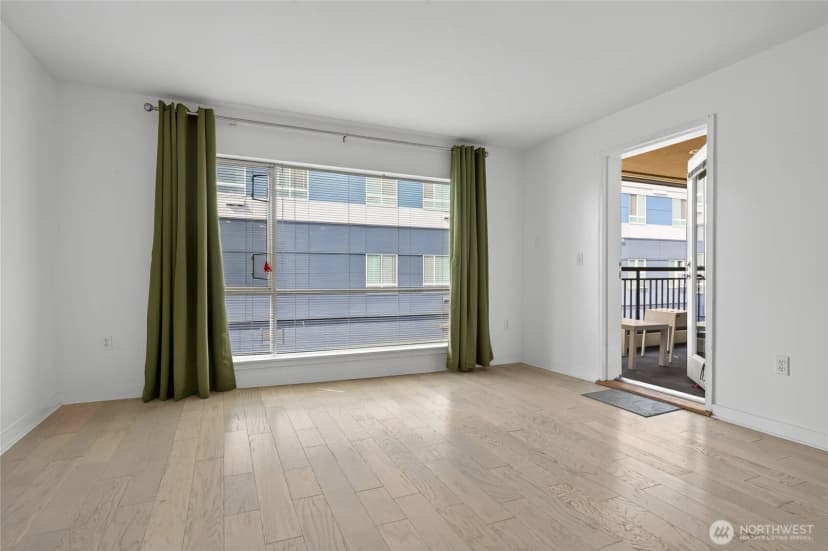 Property photo for 321 10th Avenue S, Seattle photo 12