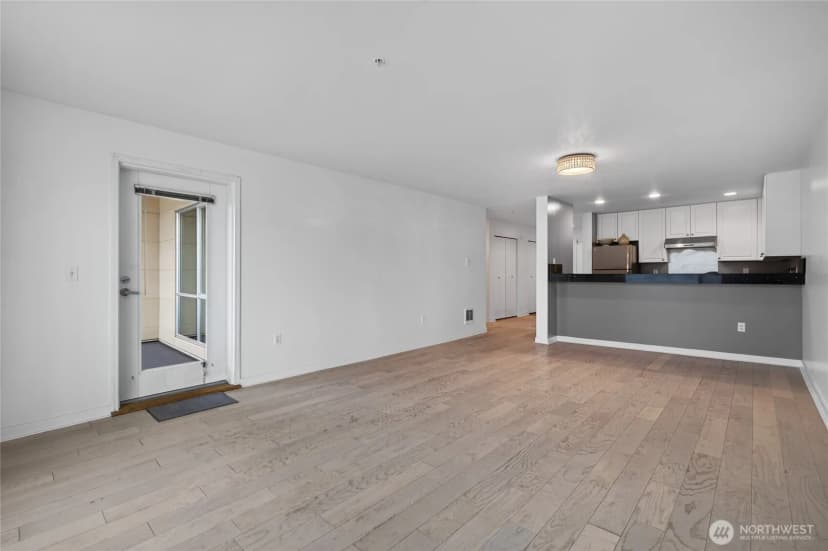Property photo for 321 10th Avenue S, Seattle photo 16