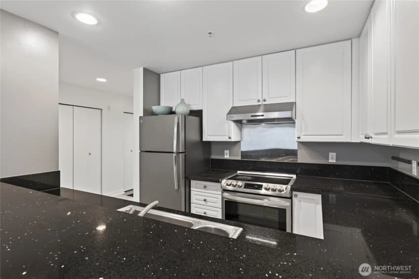Property photo for 321 10th Avenue S, Seattle photo 19
