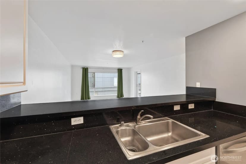 Property photo for 321 10th Avenue S, Seattle photo 27