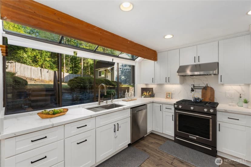 Property photo for 1111 S 27th Place, Renton photo 8