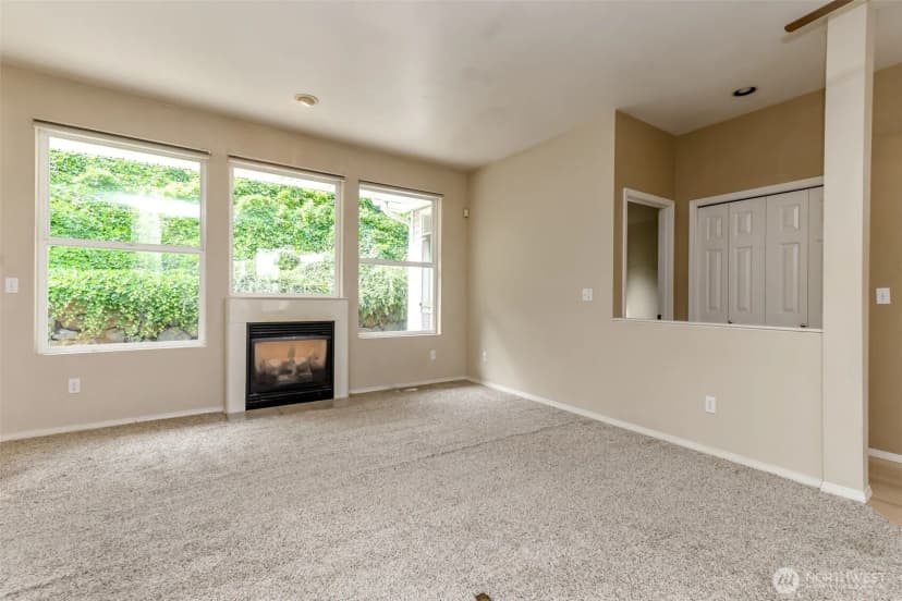 Property photo for 8910 71st Street Ct Sw, Lakewood photo 5