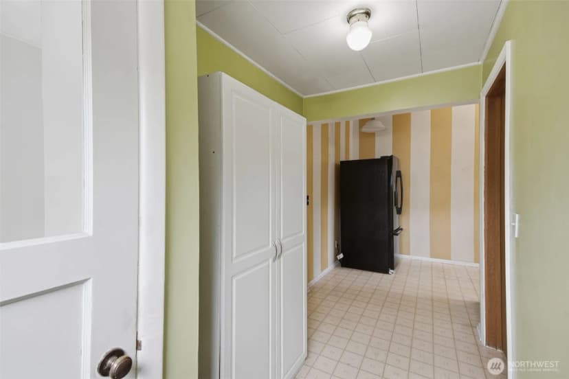 Property photo for 25729 Lawson Street, Black Diamond photo 10