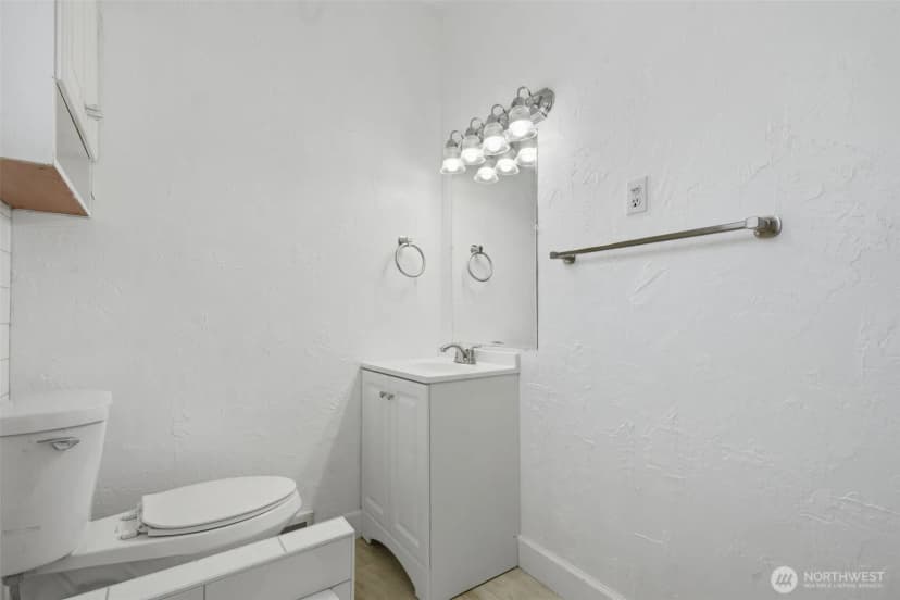 Property photo for 25729 Lawson Street, Black Diamond photo 13