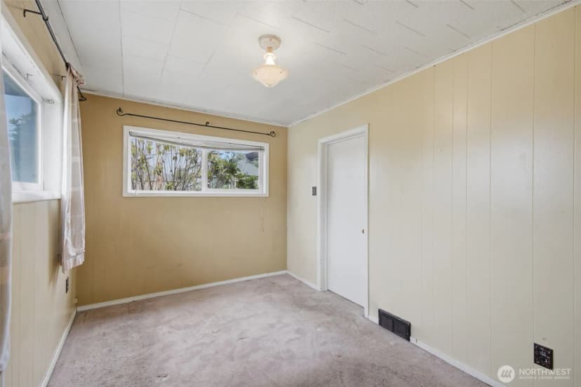 Property photo for 25729 Lawson Street, Black Diamond photo 14