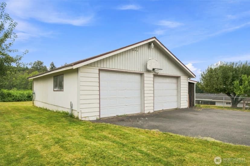 Property photo for 25729 Lawson Street, Black Diamond photo 22