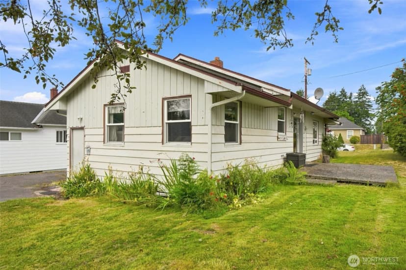 Property photo for 25729 Lawson Street, Black Diamond photo 20