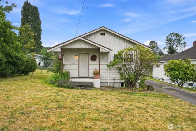 Property photo for 25729 Lawson Street, Black Diamond photo 2
