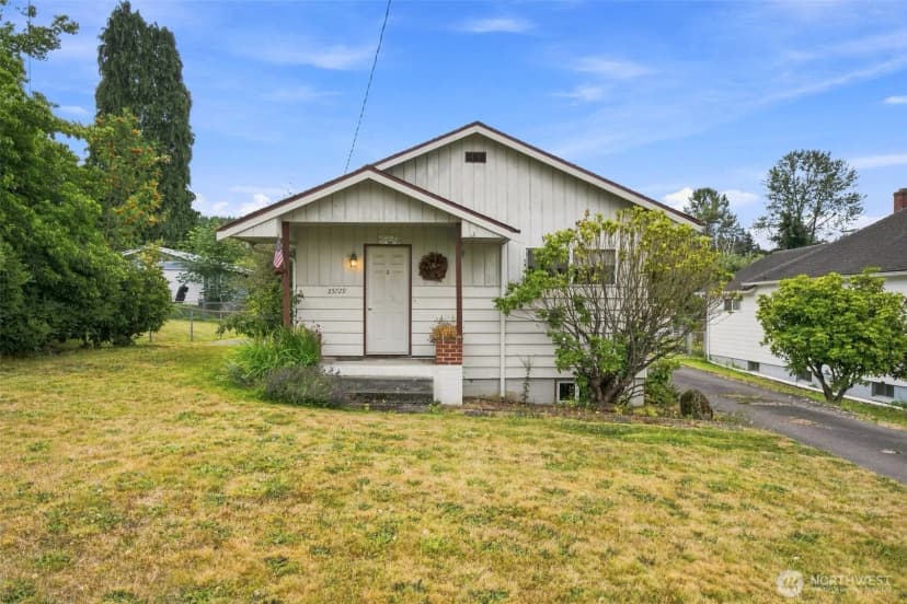 Property photo for 25729 Lawson Street, Black Diamond photo 2