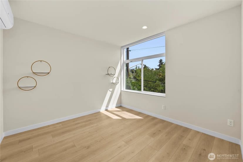 Property photo for 1602 E Marion Street, Seattle photo 12