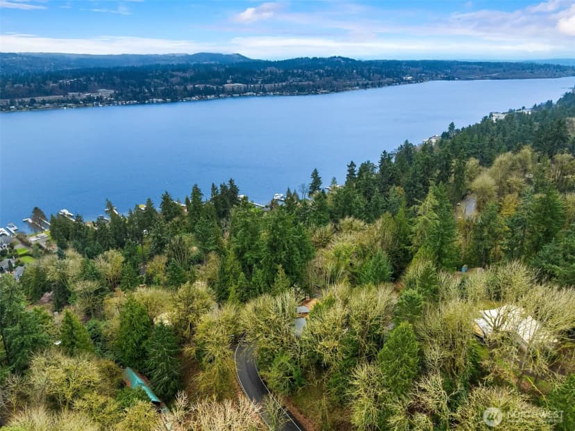 Property photo for 4429 E Mercer Way, Mercer Island photo 4