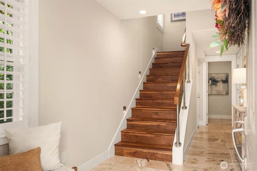 Property photo for 867 224th Avenue Ne, Sammamish photo 5