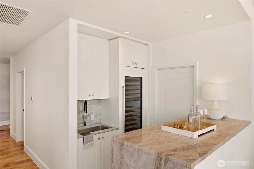Property photo for 10700 Ne 4th Street #4202, Bellevue photo 16