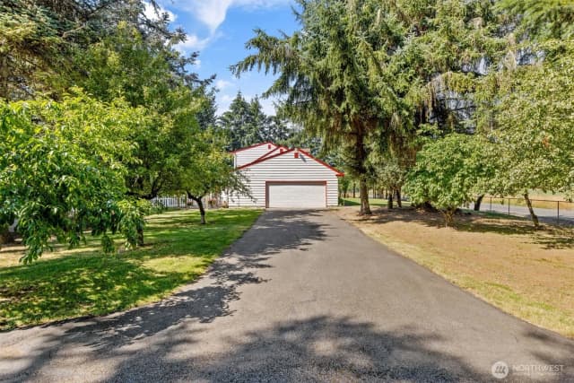 Property photo for 816 304th Street S, Roy photo 4