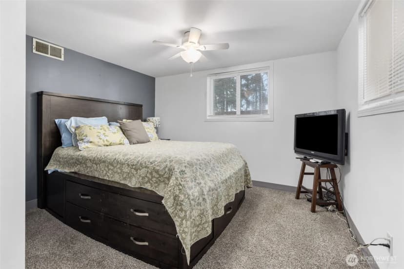 Property photo for 816 304th Street S, Roy photo 17