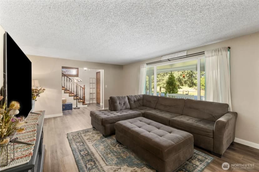 Property photo for 816 304th Street S, Roy photo 10