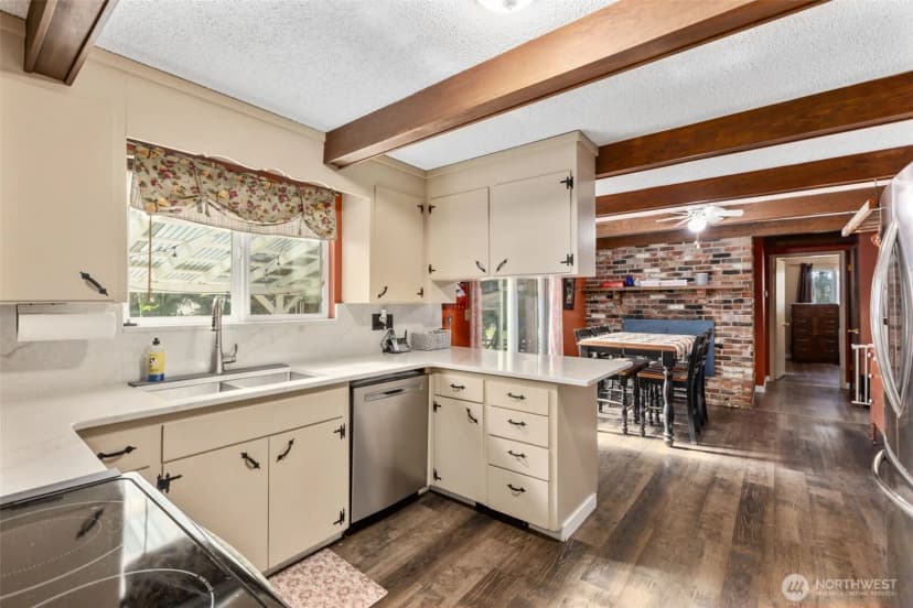 Property photo for 816 304th Street S, Roy photo 6