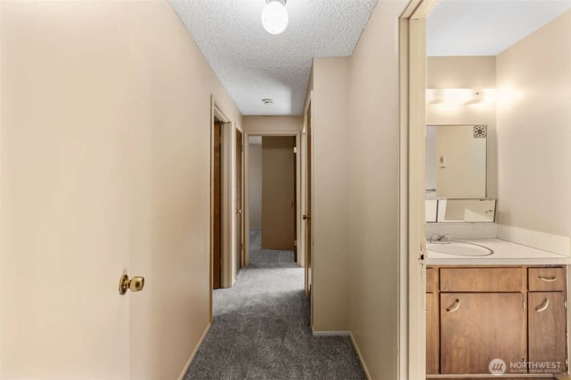 Property photo for 816 304th Street S, Roy photo 12