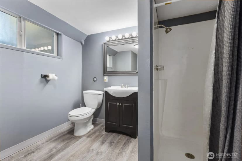 Property photo for 816 304th Street S, Roy photo 18