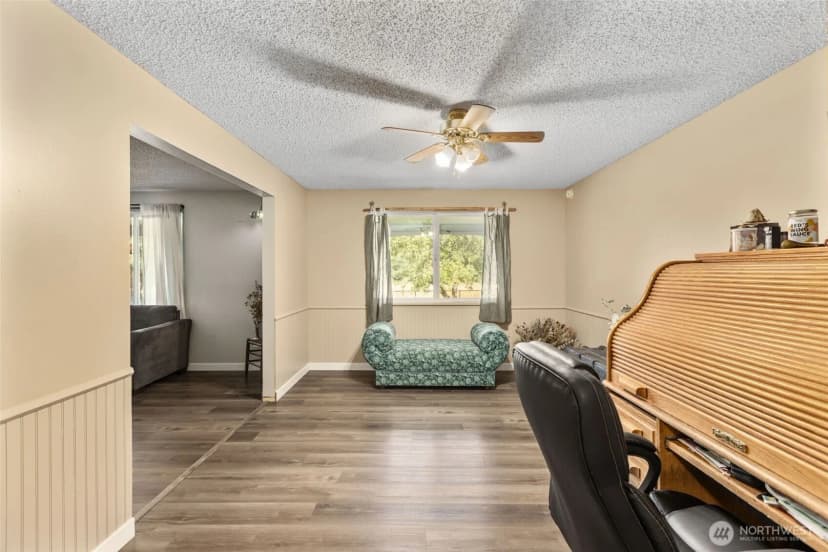 Property photo for 816 304th Street S, Roy photo 9