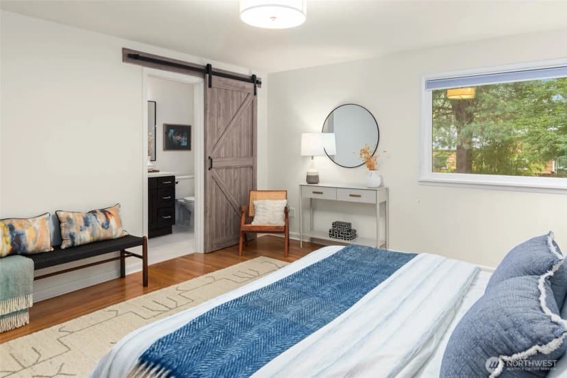 Property photo for 8233 40th Avenue Ne, Seattle photo 17