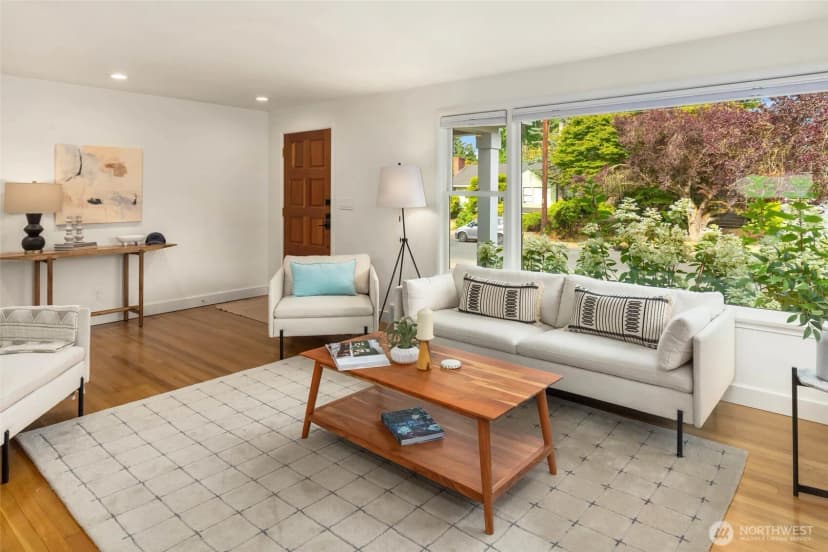 Property photo for 8233 40th Avenue Ne, Seattle photo 6