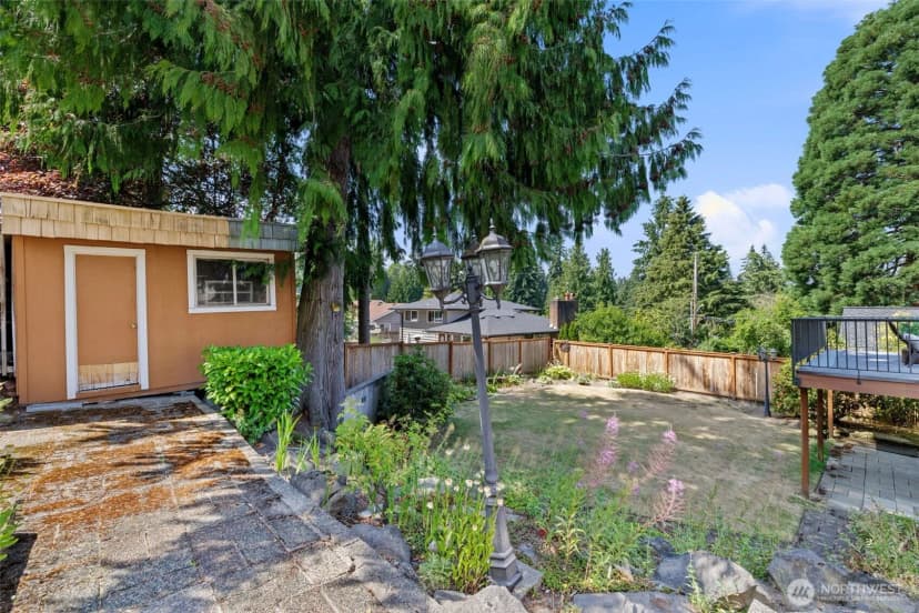 Property photo for 16613 19th Avenue Sw, Burien photo 32