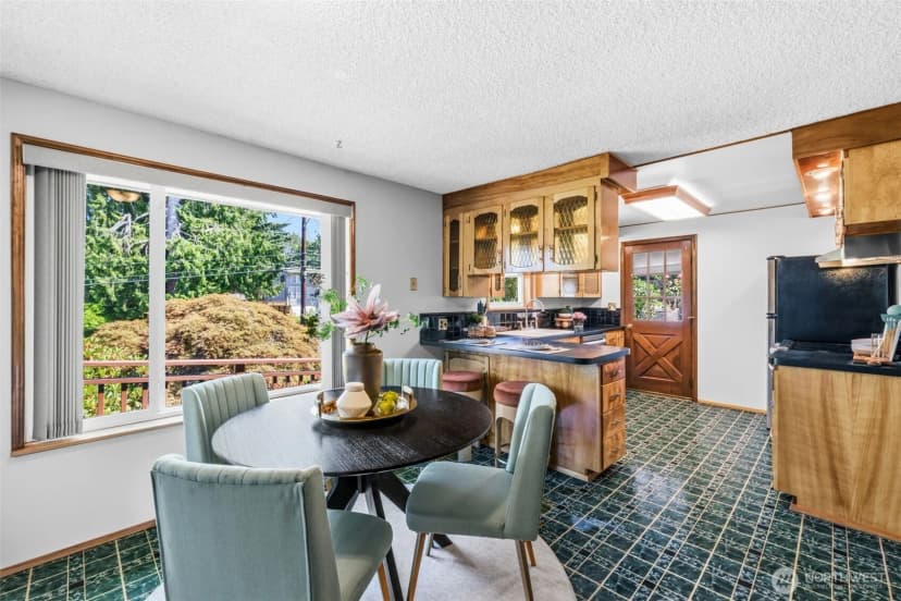 Property photo for 16613 19th Avenue Sw, Burien photo 6
