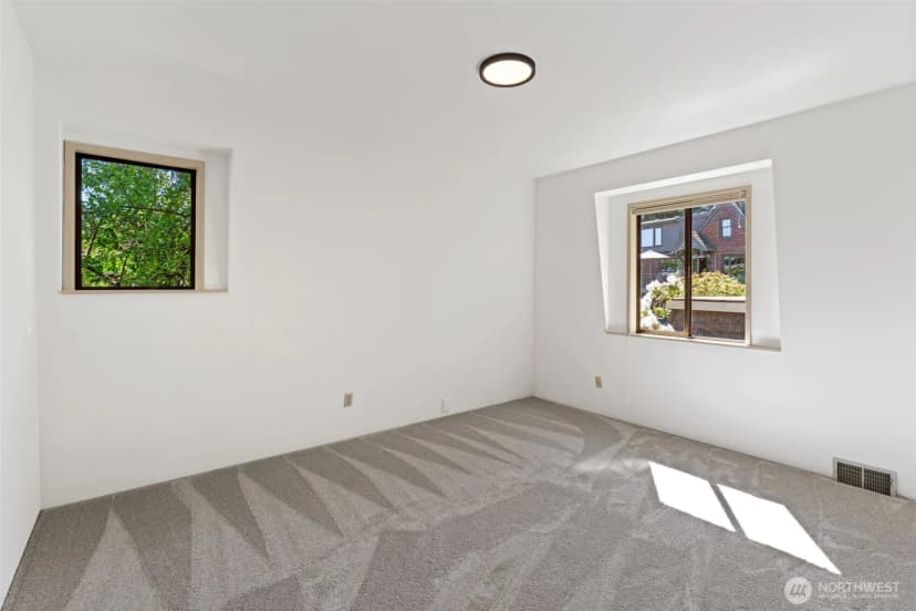Property photo for 4442 95th Avenue Ne, Bellevue photo 26