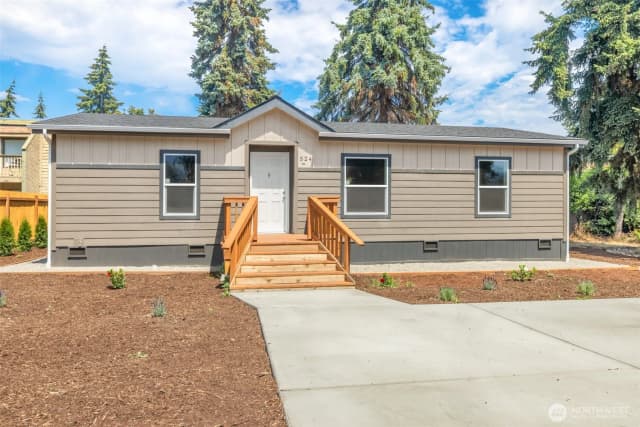 Property photo for 524 W Prairie Street, Sequim photo 2