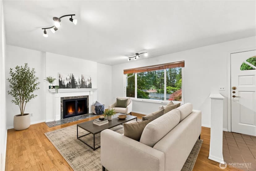 Property photo for 16217 Se Newport Way, Bellevue photo 2