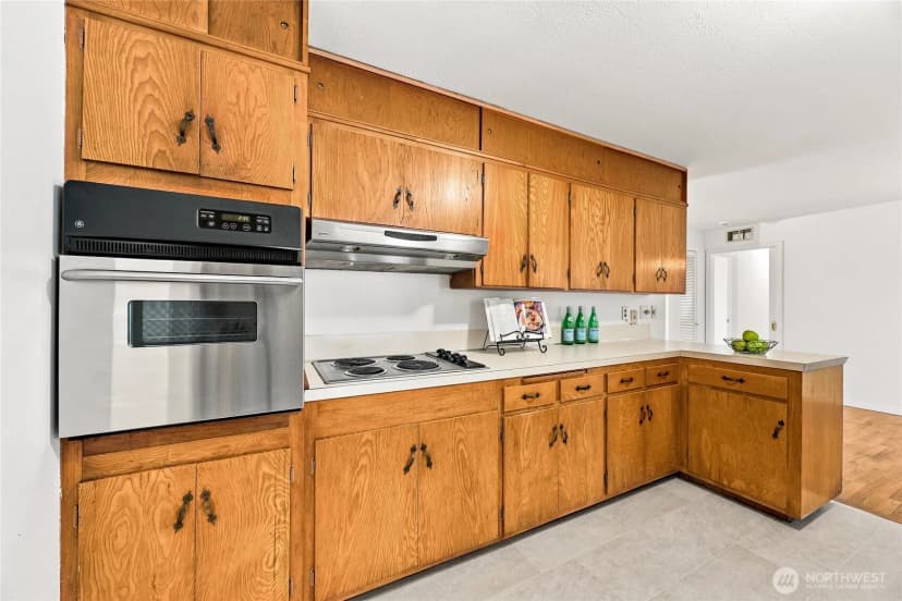 Property photo for 16217 Se Newport Way, Bellevue photo 6