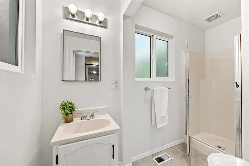 Property photo for 16217 Se Newport Way, Bellevue photo 11