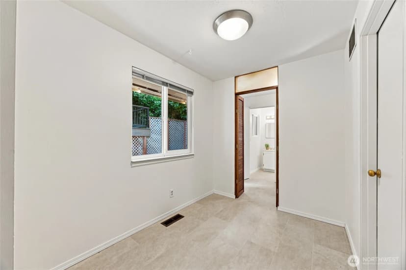 Property photo for 16217 Se Newport Way, Bellevue photo 10