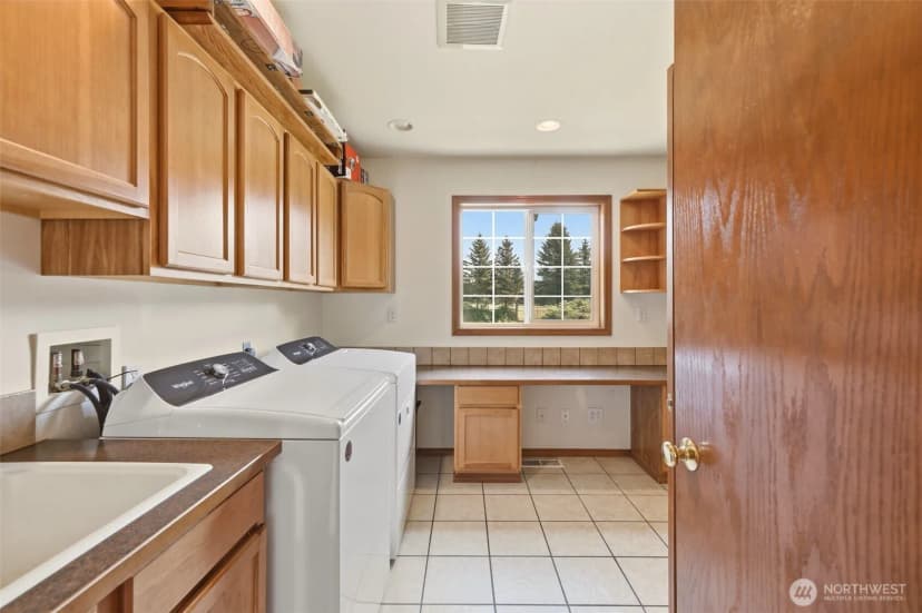 Property photo for 8457 Iron Mountain View Lane, Concrete photo 9