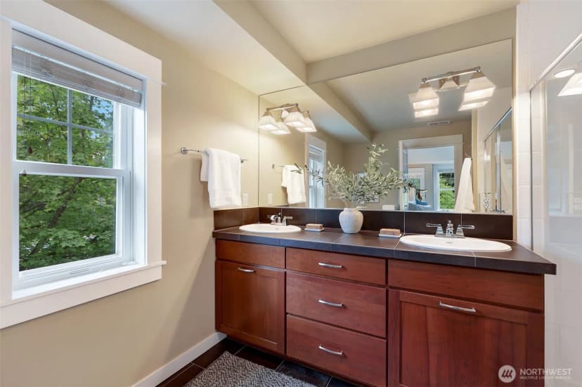 Property photo for 5807 B 55th Avenue Ne, Seattle photo 18