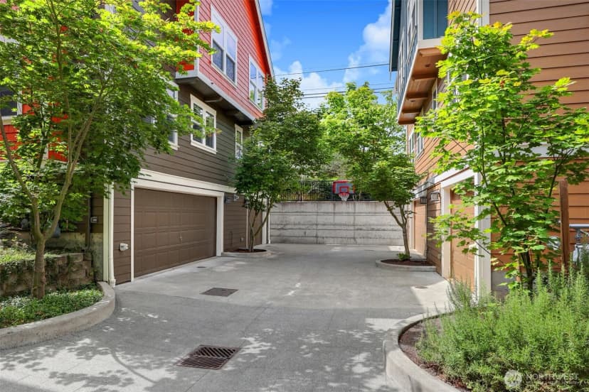 Property photo for 5807 B 55th Avenue Ne, Seattle photo 29