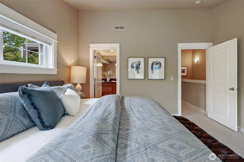 Property photo for 5807 B 55th Avenue Ne, Seattle photo 17