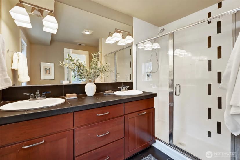 Property photo for 5807 B 55th Avenue Ne, Seattle photo 19