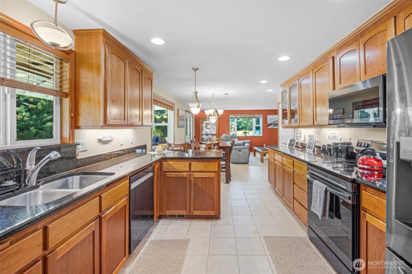 Property photo for 229 172nd Street Nw, Arlington photo 11