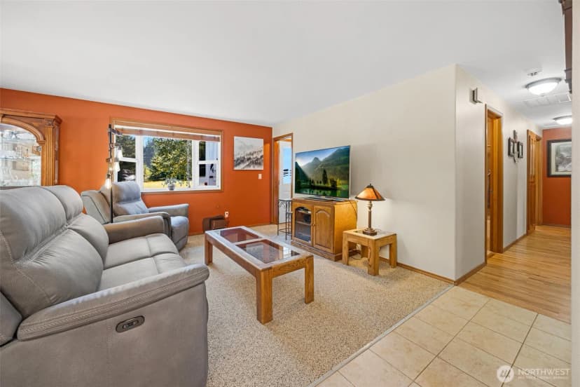 Property photo for 229 172nd Street Nw, Arlington photo 17