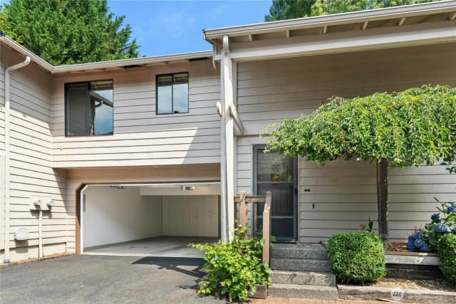 Property photo for 12426 Se 30th Street #a-2, Bellevue photo 2